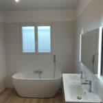 Salle de bain spacieuse