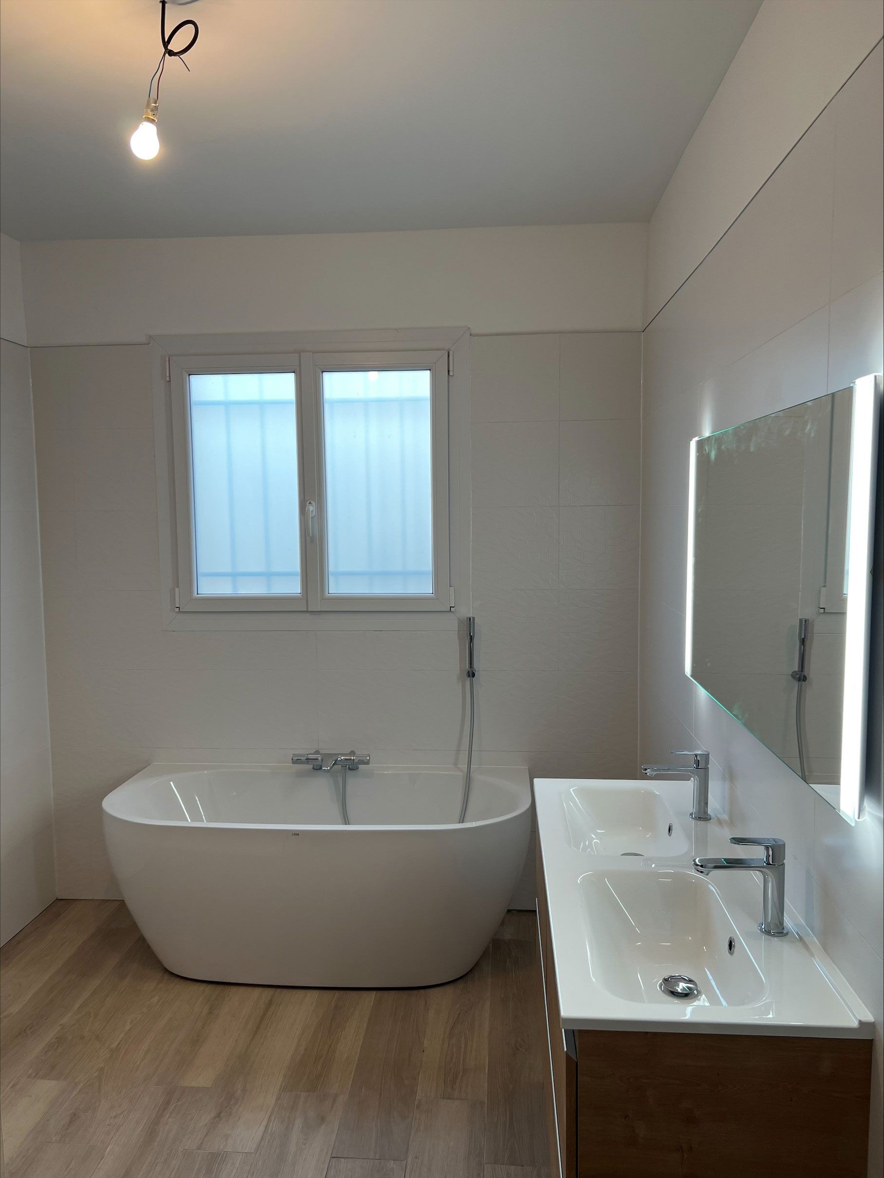 Salle de bain spacieuse